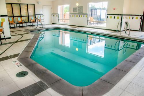 Fairfield Inn and Suites by Marriott Colorado Springs North Air Force Academy - image 9