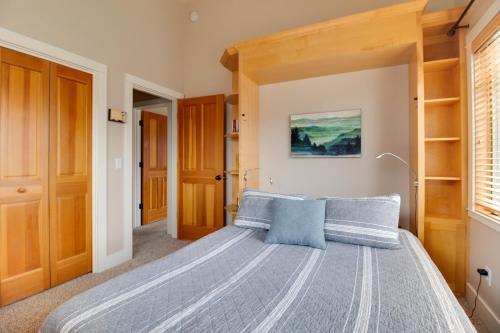 Riley`s Mountain View - image 10