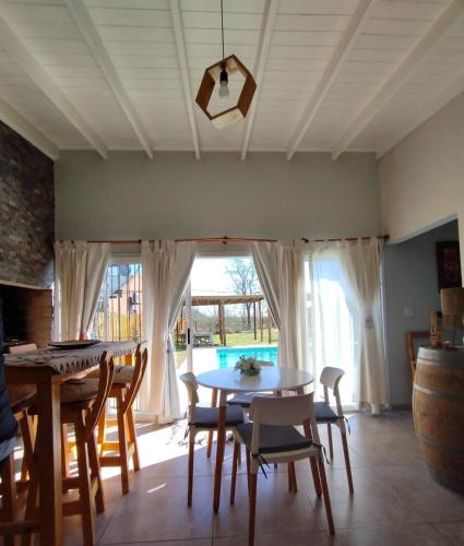 Propiedad Privada con Piscina y parque in Carlos Keen