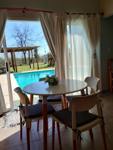 Propiedad Privada con Piscina y parque in Carlos Keen