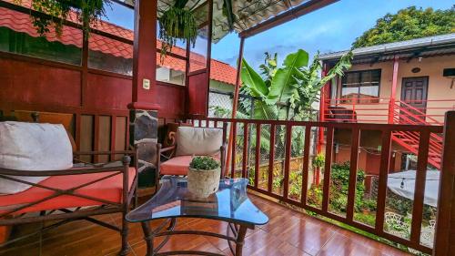 1961 Los Naranjos Hostal