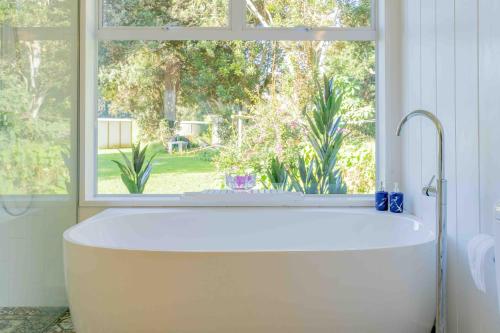 Facilities, Sunset Villa Norfolk Island - a Mediterranean inspired villa in Burnt Pine