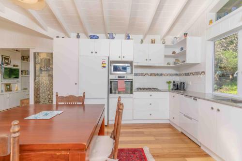 Kitchen, Sunset Villa Norfolk Island - a Mediterranean inspired villa in Burnt Pine