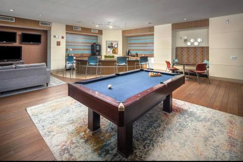 Luxury 2BR APT Walking Distance to NRG STADIUM & RODEO in Houston, USA