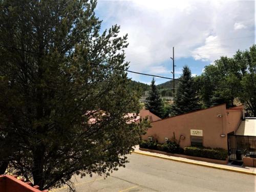 Pinecliff Retreat – Ruidoso, NM