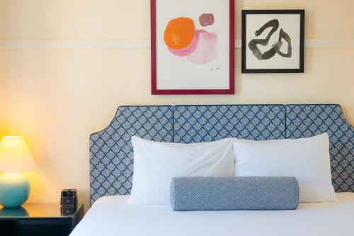 King Room image 7