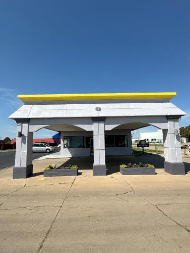Days Inn by Wyndham Salina South - image 11