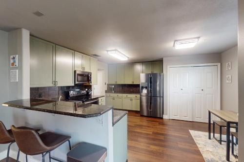 U.S.S. Magnolia in โอเชียน สปริงส์ (MS)