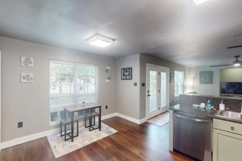 U.S.S. Magnolia in โอเชียน สปริงส์ (MS)