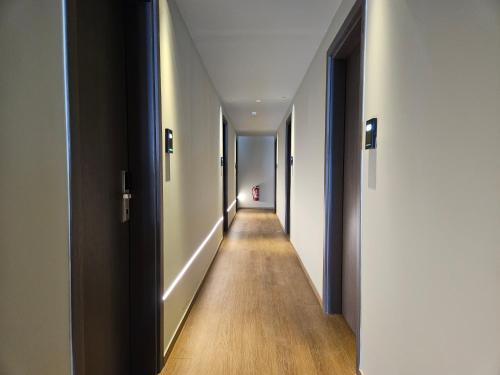 Petousis Hotel & Suites - image 4