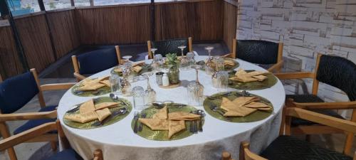 Restoranas, Amanya 2 Bedroom Self Catering Tent in Amboseli