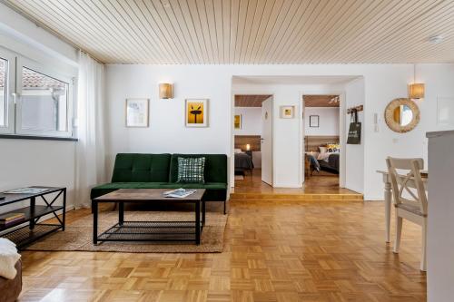 Facilities, Großzugige Wohnung, 1 Min zum Hafen in Walluf
