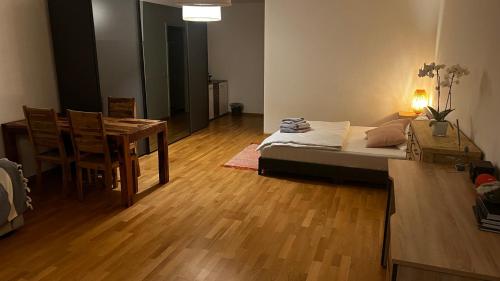 Modernes City Studio Top Lage & Self Check-in, Basel (Foto 9)