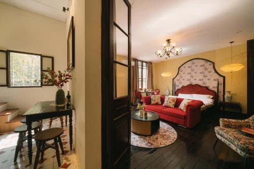 High-class French villa 168m2 by SSens Homes