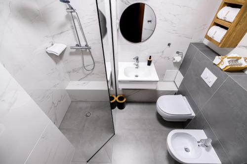 Air-conditioned attic apartment Old Town Main Railway Station