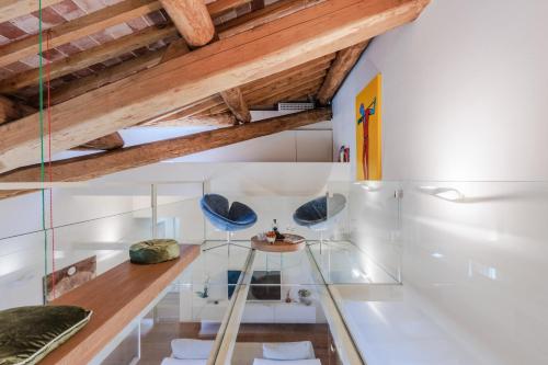 Sabrina, Modern 3 Bedrooms Apartment with Elevator