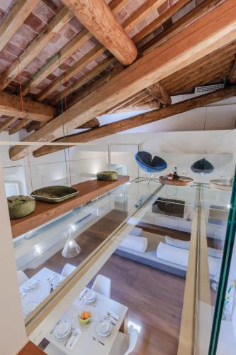 Sabrina, Modern 3 Bedrooms Apartment with Elevator