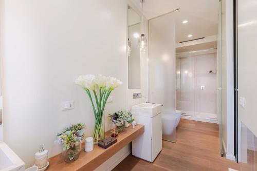 Sabrina, Modern 3 Bedrooms Apartment with Elevator