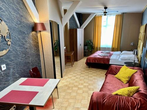 Three-Bedroom Apartment with Roof Terrace image 5