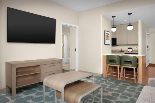 2 bedrooms, 4 beds