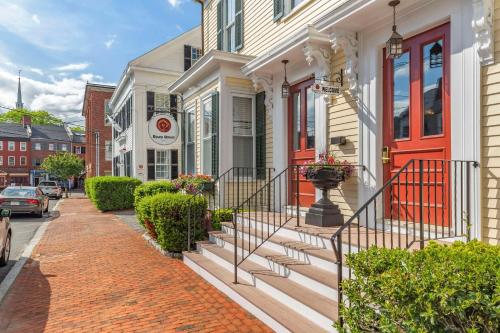 593368184 Essex Street Inn & Suites, Ascend Hotel Collection