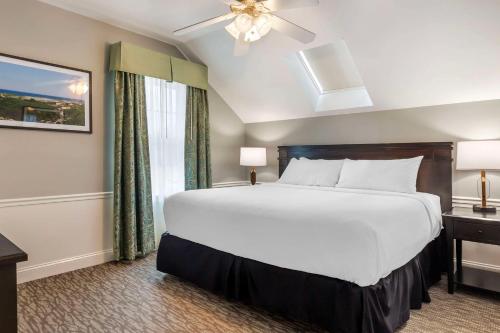 593368320 Essex Street Inn & Suites, Ascend Hotel Collection