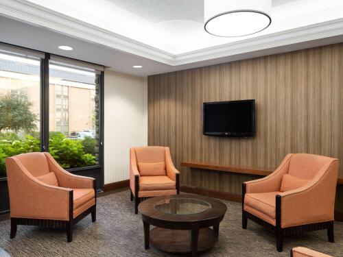 Wingate by Wyndham St Louis Airport in Saint Ann, USA