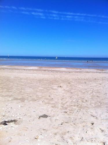 NICE FLAT 400 m FROM BEACH & CENTER - image 10