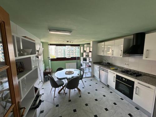 2 bedrooms, 3 beds