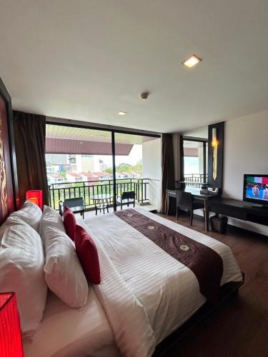 room detail thumbnail 2