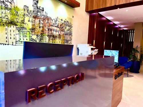 로비, Hôtel Le Manoir (Hotel Le Manoir) in 타자