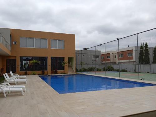 2 Bedroom House - 3 Bathrooms, Balcony , Kitchen, Living Room, - 24 7 Security, Gated, Gym, Pool, Wi in 特馬
