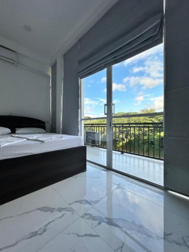 Double Room with Mountain View image 7