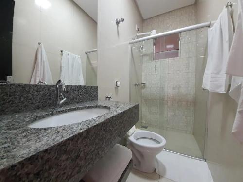 Suíte para 5 Pessoas com Ar e Próxima ao Centro