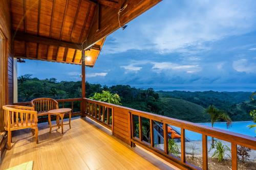 Deluxe Double Room with Balcony and Sea View image 4