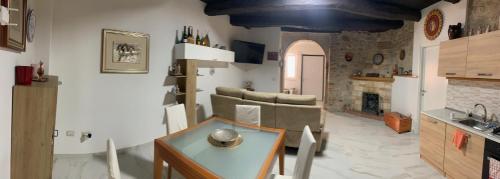 villetta in collina Via Galieri, 36 in Аполлоза