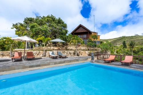 Nusa Penida Pini Sentana Room Type - Deluxe Double Room with Balcony and Sea View