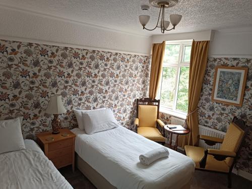 2 twin beds