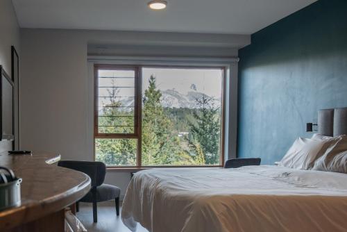 Superior Double Room image 6