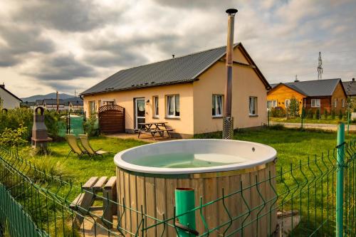 2 bedrooms, 4 beds