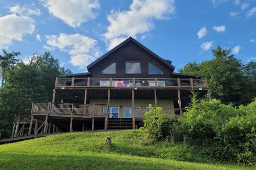 Lux on Levee in Sevierville, USA
