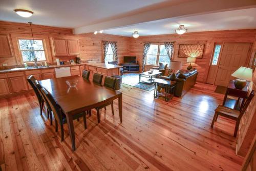 The Lewis #25 - The Cabins at Lexington