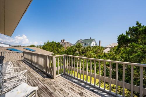 Easy Breezy home by Peace Vacations - image 10