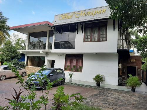 De Blue Marayan in Kurunegala