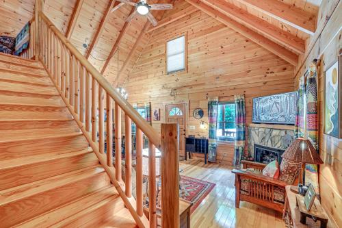 Serene Cabin < 1 Mi to Fairy Stone State Park! in Vūlvaina (VA)