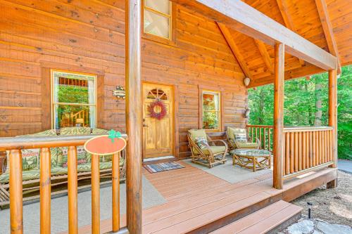 Serene Cabin < 1 Mi to Fairy Stone State Park! in Vūlvaina (VA)