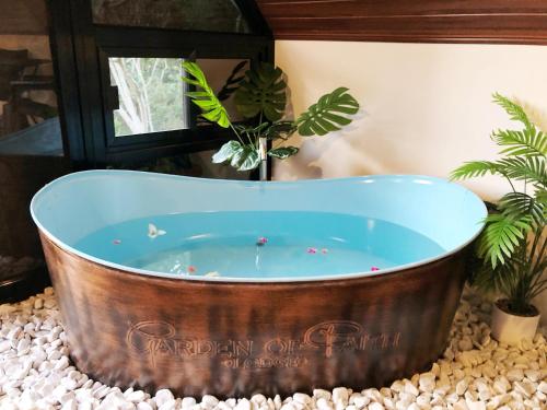 Fürdőszoba, Garden of Faith Lodge - 20 minutes drive from Tagaytay in Lemery