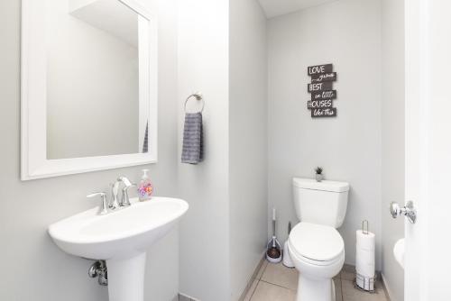 Luxury Downtown Townhome Private Garage Unit 9, Cleveland (photo 6)