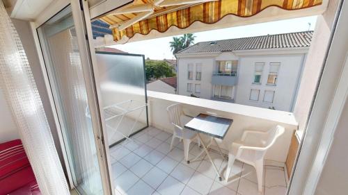 T2 clim avec terrasse et place de parking privative in Balaruc-les-Bains