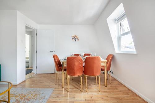 Bright n' Charming Air Conditioned Two Bed in Heart of London 5